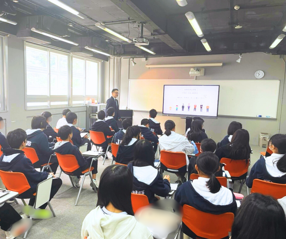 「将来、じぶんは何になりたいのか？よりも、じぶんはどうありたいのか？」香港日本人学校の中学生へ、そんな話をしてきました。